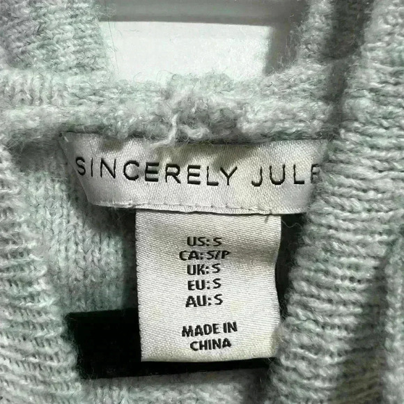 Sincerely Jules cropped sweater, size small. Gray, nwot. - Picture 3 of 3